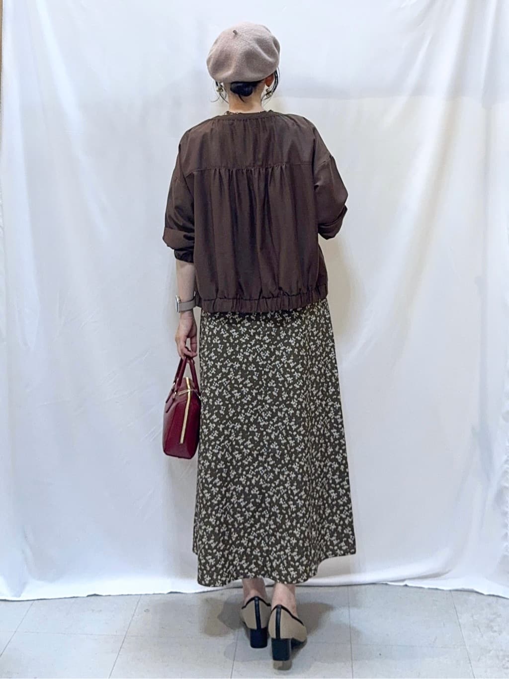 𝐇𝐢𝐫𝐨𝐦𝐢さんの「SHOO･LA･RUE｜【S-LL】寒暖差のある時期に 大人上品なシアーブルゾン」を使ったコーディネート