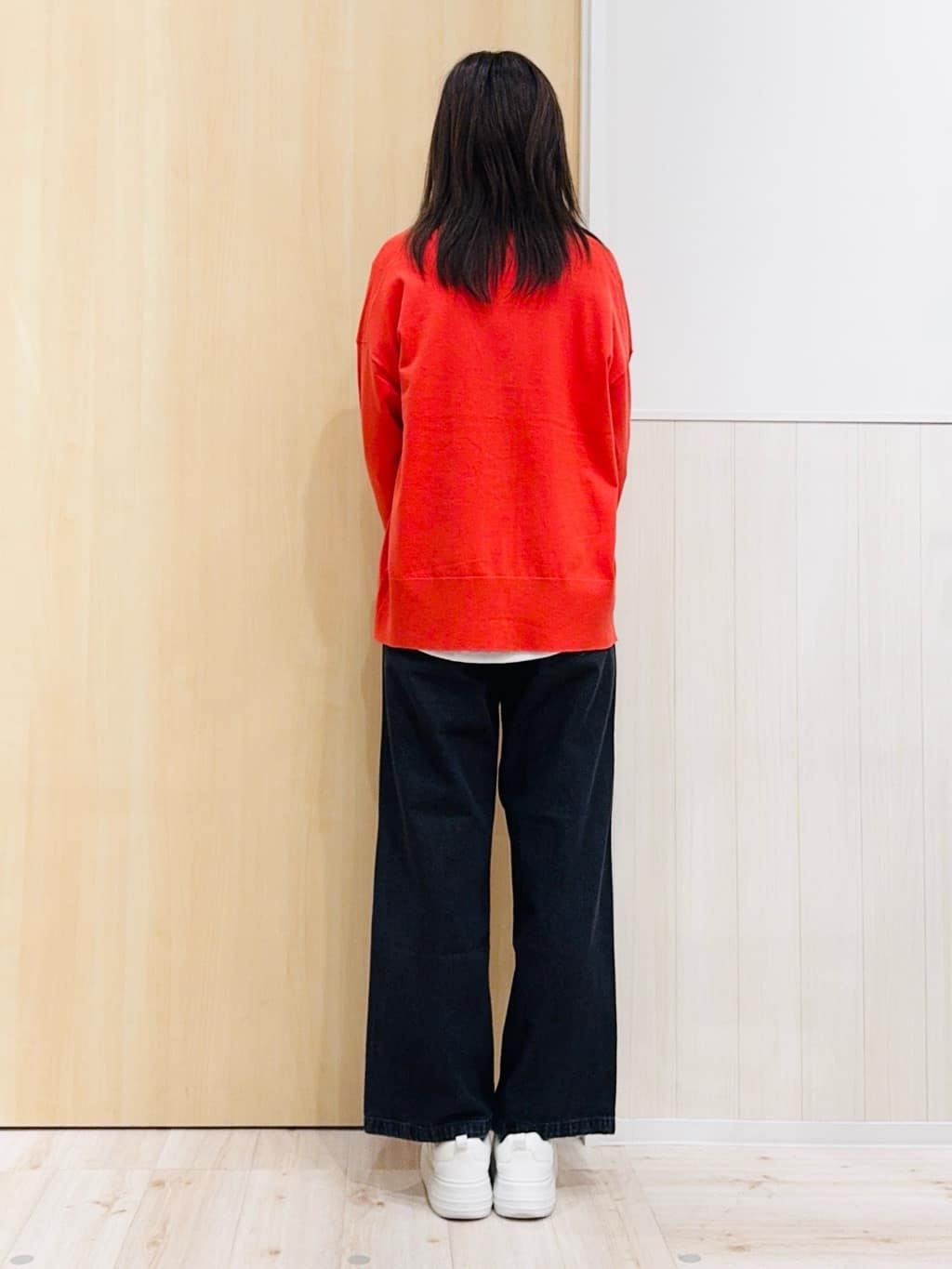 Naさんの「SHOO･LA･RUE｜【洗濯機可/S-LL】周りと差がつく チェーンステッチロゴロンT」を使ったコーディネート
