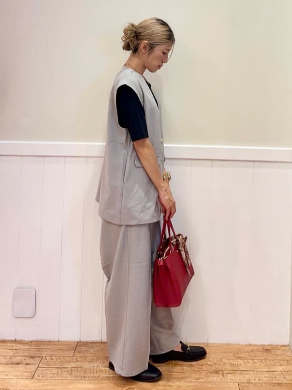 みりのさんの「SHOO･LA･RUE｜【S-LL/セットアップ可/洗濯後しわになりにくい】ダブルベスト」を使ったコーディネート