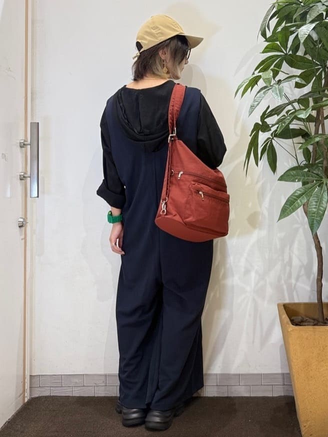 misakiさんの「SHOO･LA･RUE｜【前後2WAY/洗える】さらっと着られるサロペット」を使ったコーディネート