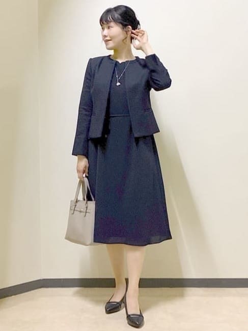  beni_gingerさんの「Reflect｜【チェーン長さ調節可】リーフパーツ&times;淡水パールネックレス」を使ったコーディネート