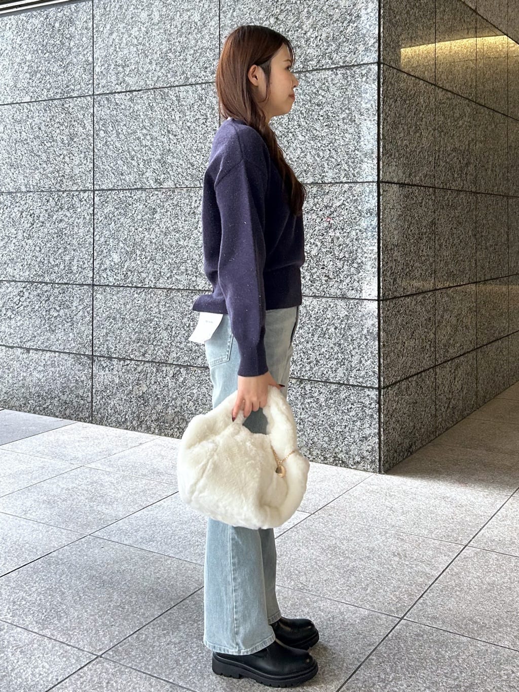 Risaさんの「OPAQUE.CLIP｜Vネックラメニット【洗濯機OK】」を使ったコーディネート