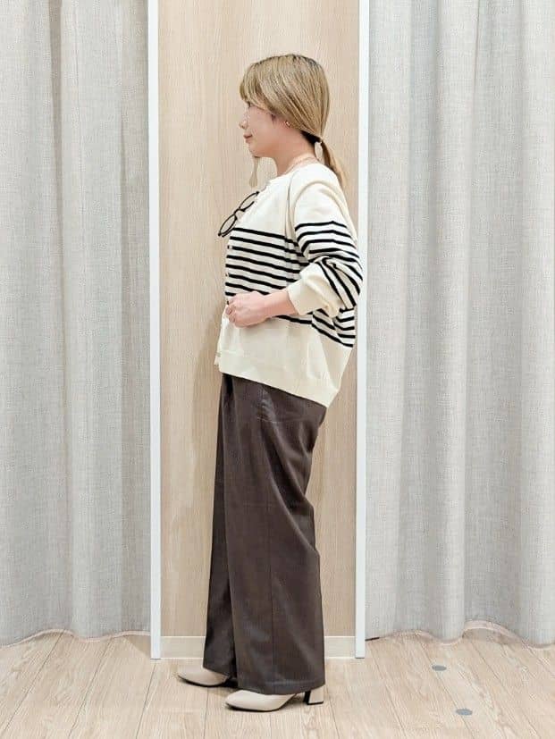 minさんの「grove｜【洗える】シンプルに映える、ラグランスリーブカーディガン」を使ったコーディネート