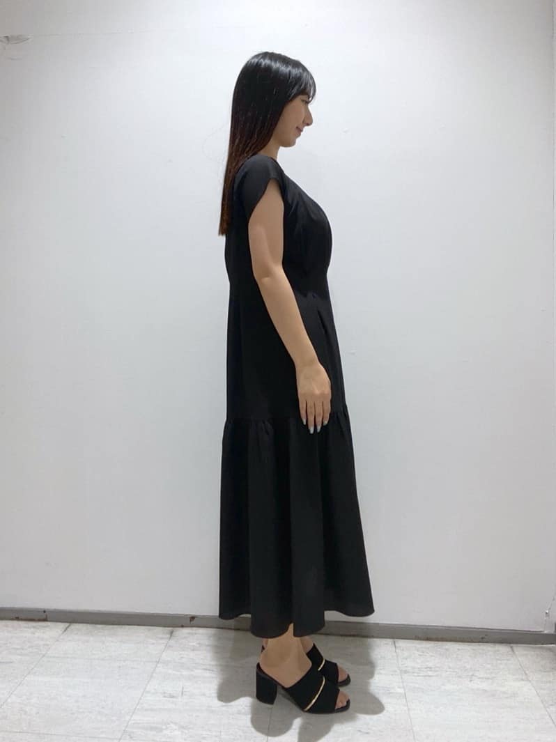 meiさんの「INDIVI｜【1枚でコーデ完成！】タックワンピース」を使ったコーディネート