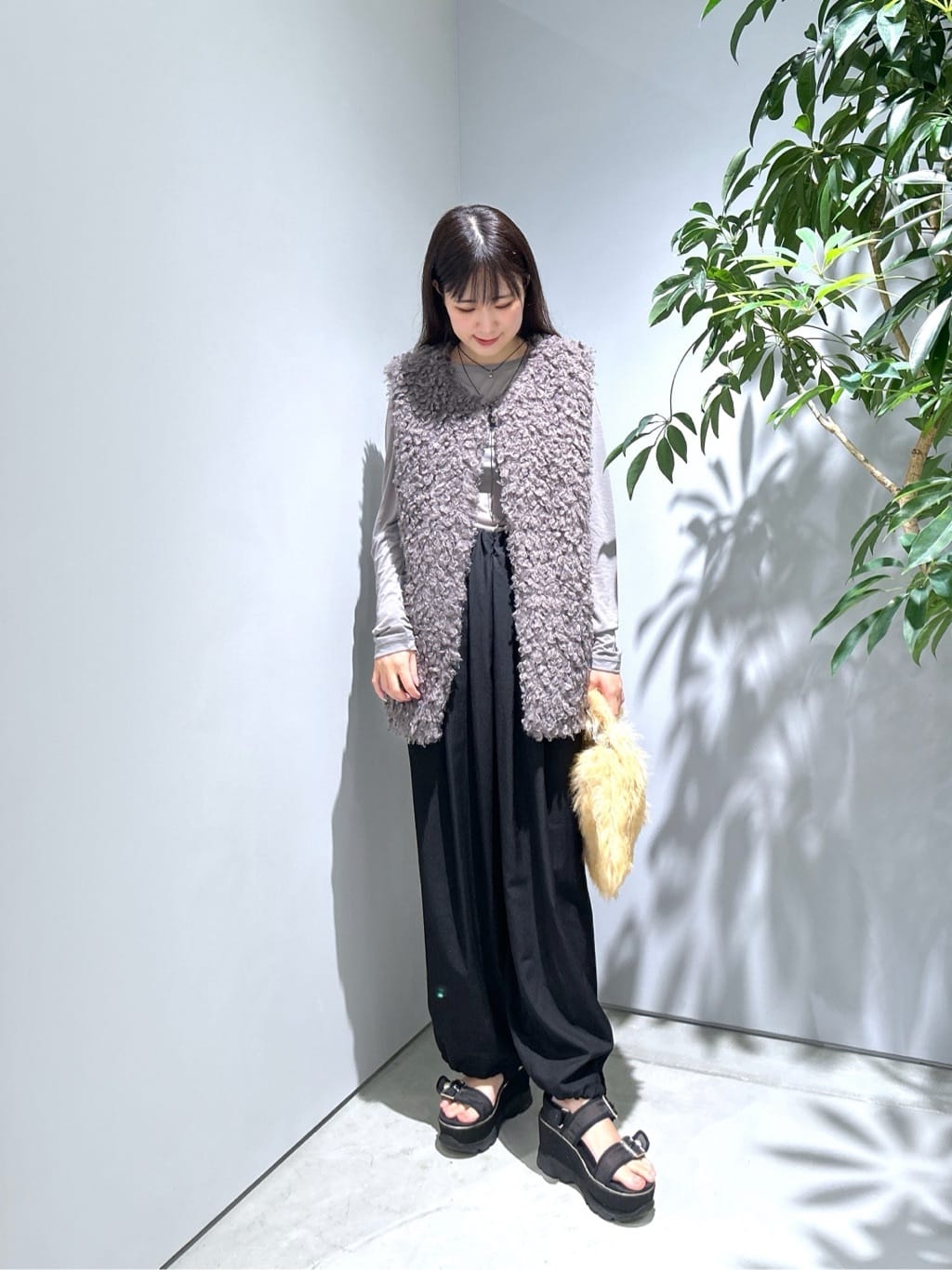 Renoさんの「INDIVI｜シグネチャーシアーロンT」を使ったコーディネート