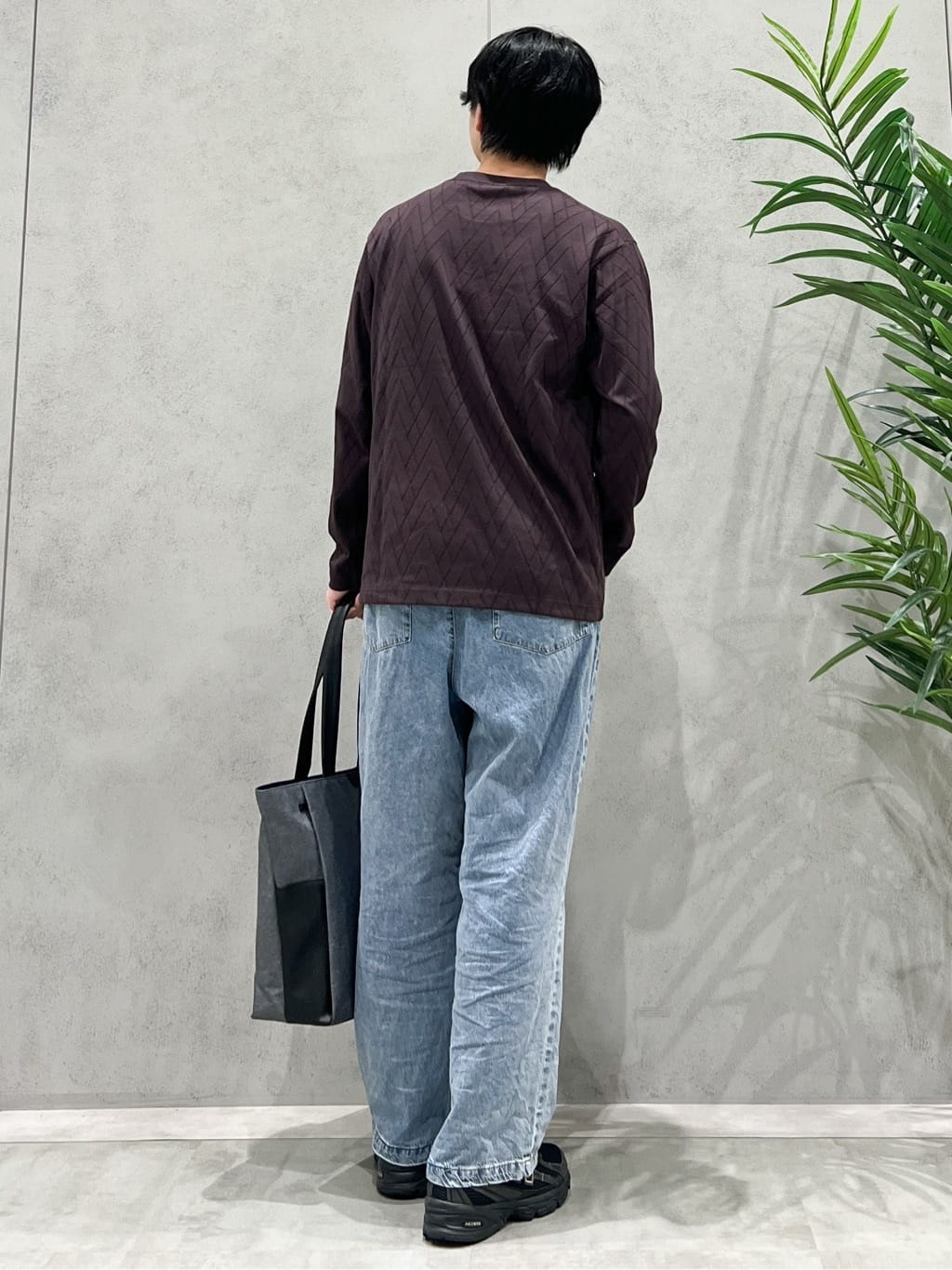 SHI-MAさんの「THE SHOP TK｜リンクスジオメトリック長袖Tシャツ【サスティナブル素材使用/洗濯機OK】」を使ったコーディネート