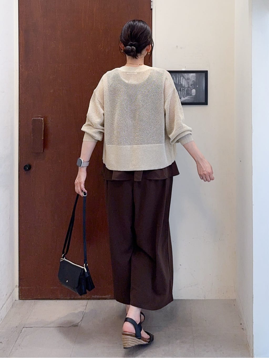 𝐇𝐢𝐫𝐨𝐦𝐢さんの「SHOO･LA･RUE｜キラッと光るラメとスパンコールが印象的 メッシュカーディガン」を使ったコーディネート
