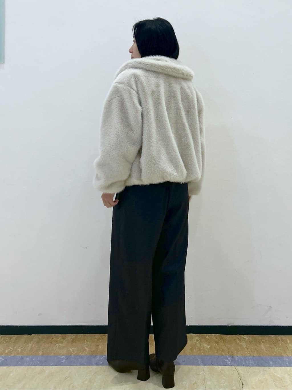 su.さんの「index｜ふんわりボトルネックパフスリーブニット【洗濯機OK】」を使ったコーディネート