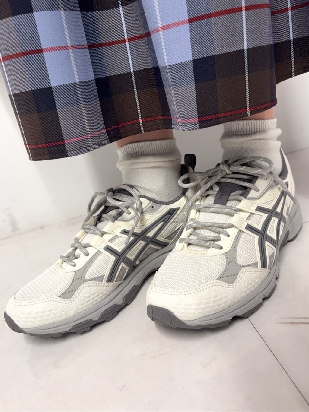 Nishijimaさんの「DRESSTERIOR｜◆チェックタックソフトプリーツスカート」を使ったコーディネート