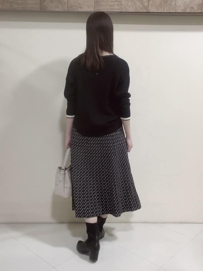 yukaさんの「Reflect｜【WEB先行カラーあり／セットアップ可】幾何調柄ニットスカート」を使ったコーディネート