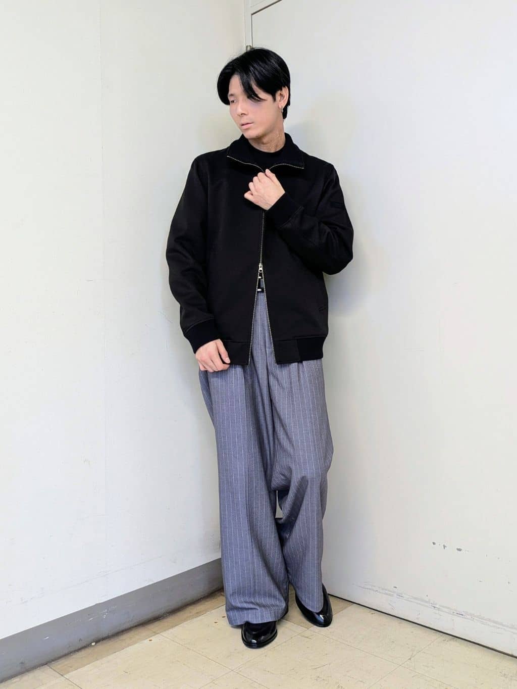 ryoさんの「TAKEO KIKUCHI｜【JUST ONE LAYER】ダウンファブリック ジップアップ リブ ブルゾン」を使ったコーディネート