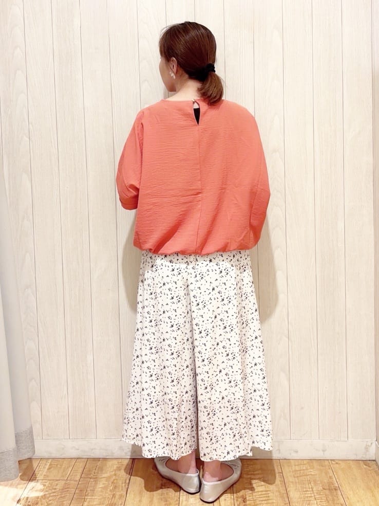 あいこさんの「SHOO･LA･RUE｜【洗濯後しわになりにくい】さらっとタッチの 5分袖ドルマンブラウス」を使ったコーディネート