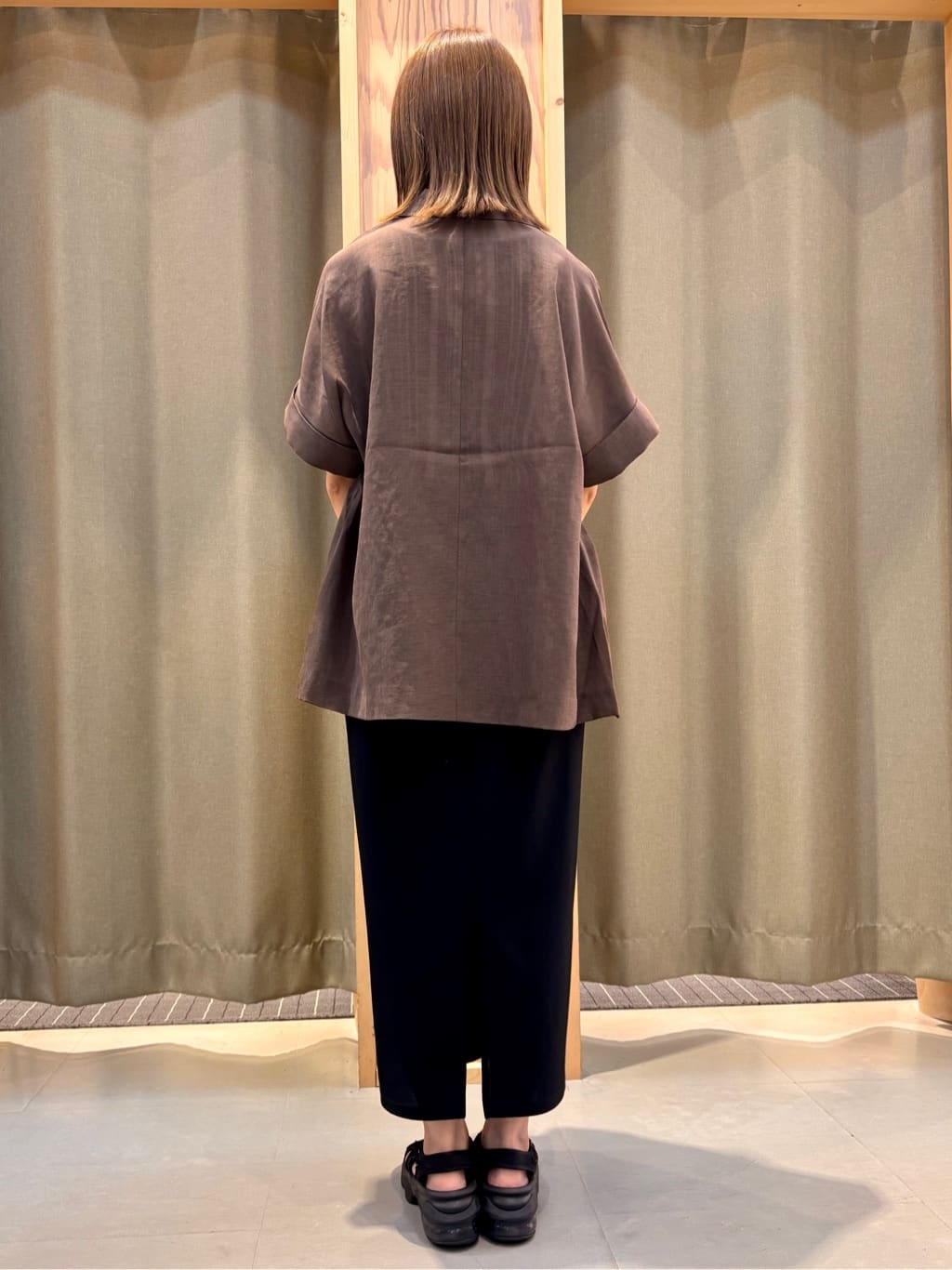 HaNeさんの「THE SHOP TK｜半袖シアージャケット【洗える】」を使ったコーディネート