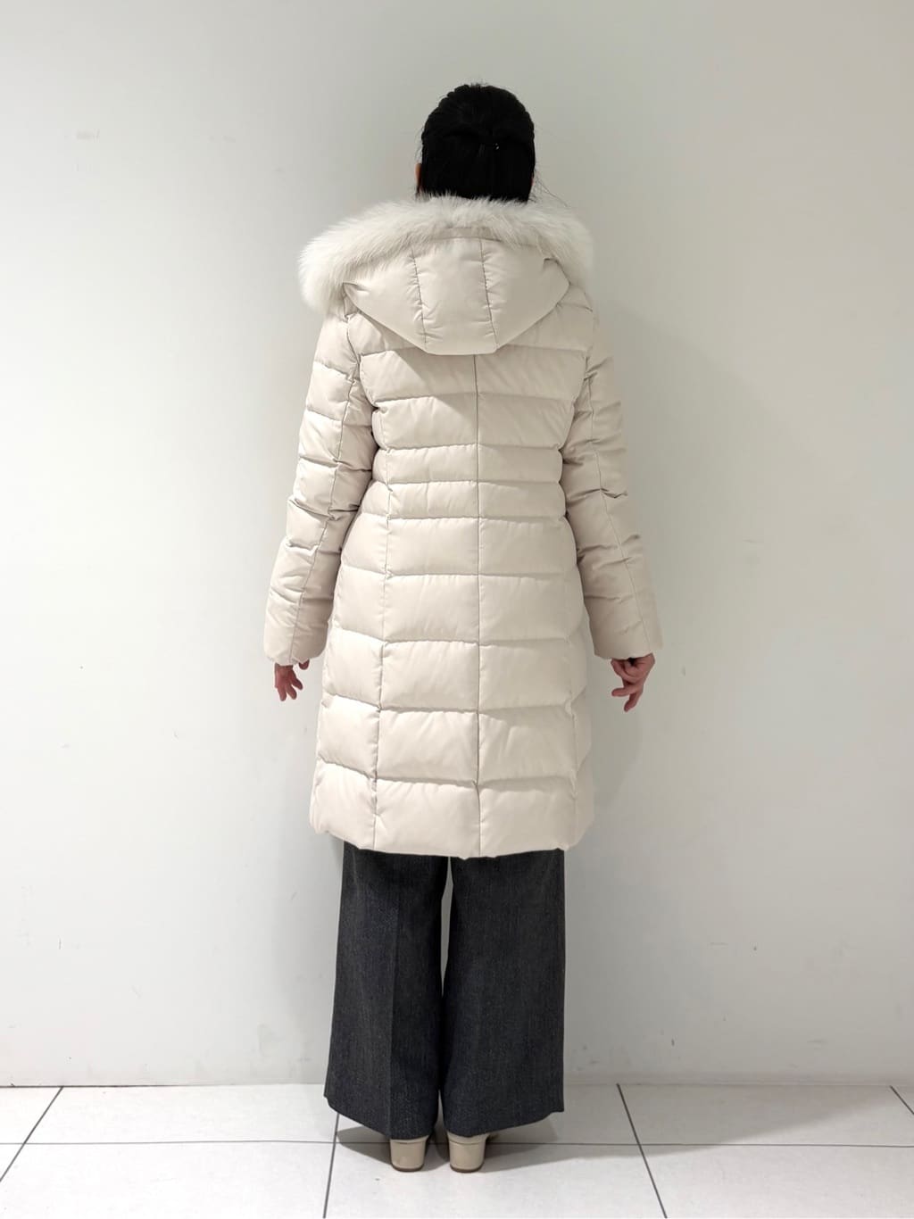 momokoさんの「INDIVI｜【洗える】ケーブルデザイン ラウンドヘムニット」を使ったコーディネート