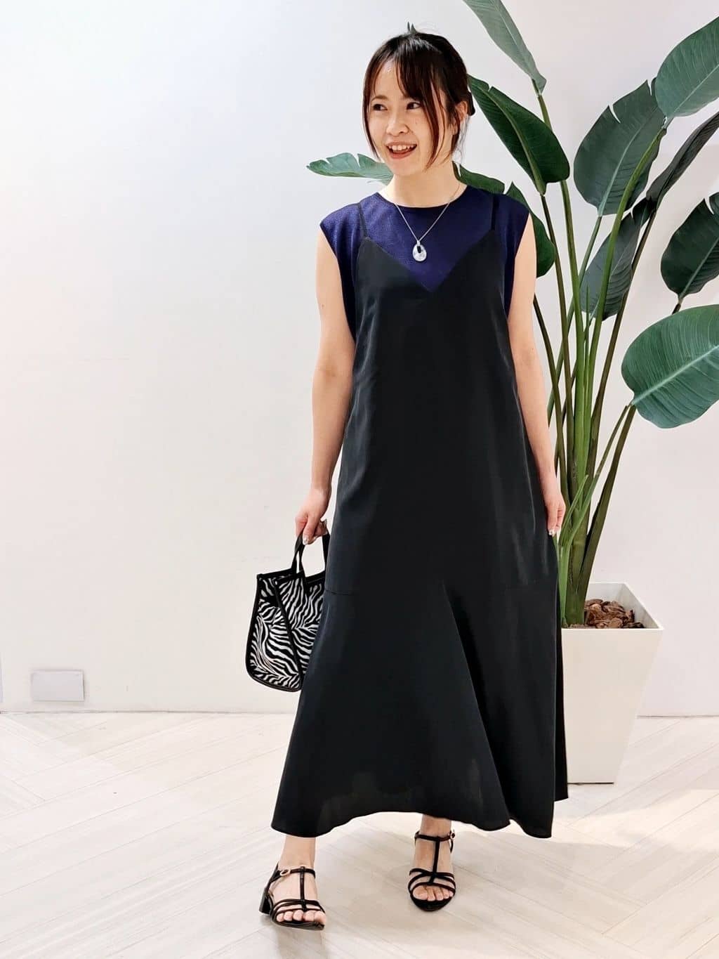 YuKaRiさんの「UNTITLED｜【アンサンブル可/洗える】シアーノースリーブ プルオーバー」を使ったコーディネート