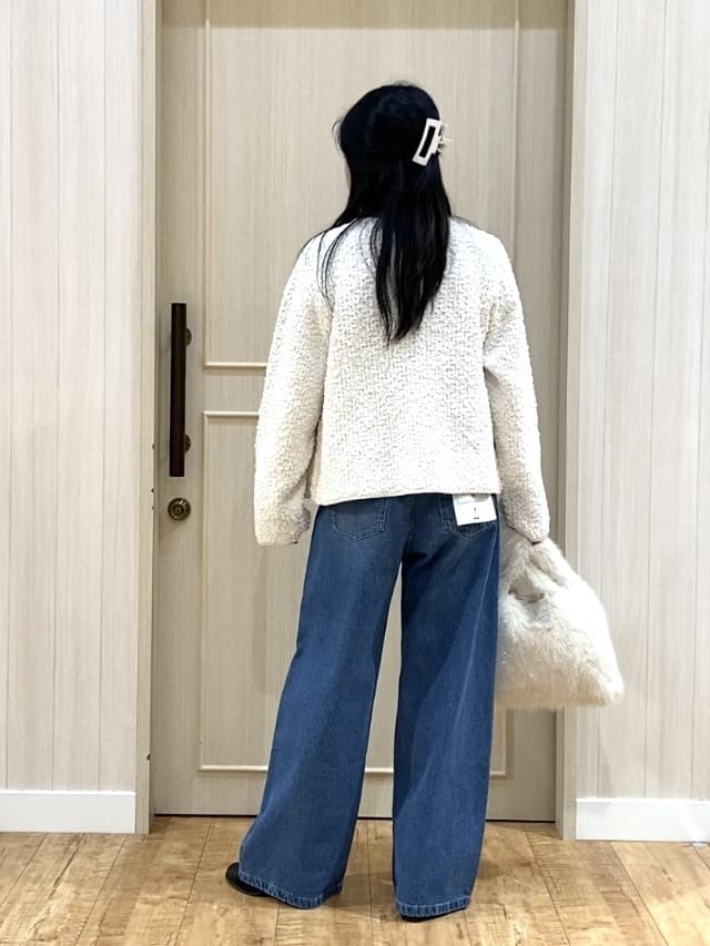 ERIさんの「SHOO･LA･RUE｜【洗濯機可/S-LL】周りと差がつく チェーンステッチロゴロンT」を使ったコーディネート