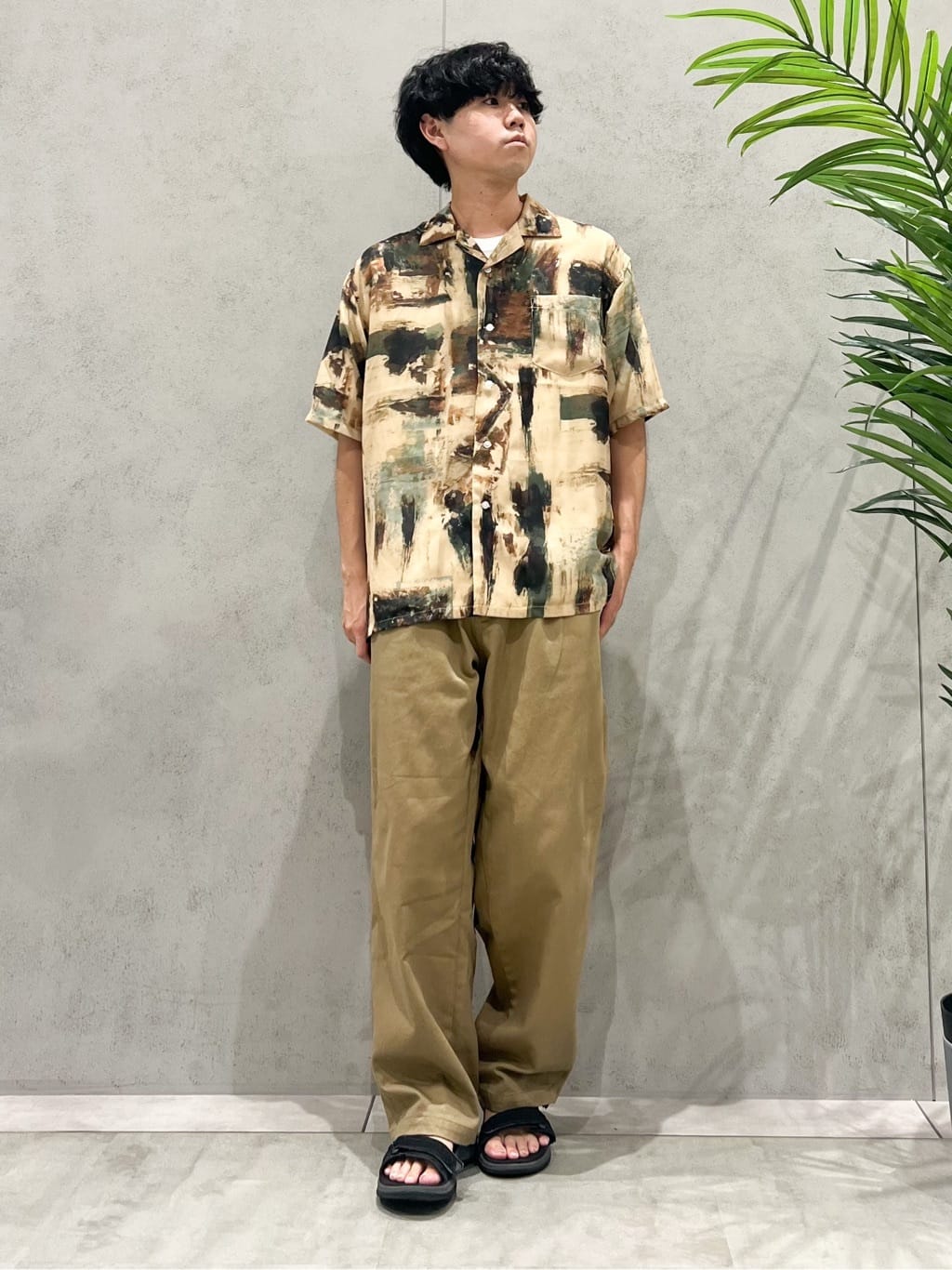 SHI-MAさんの「THE SHOP TK｜アートプリントメッシュ半袖シャツ　【洗濯機OK】」を使ったコーディネート