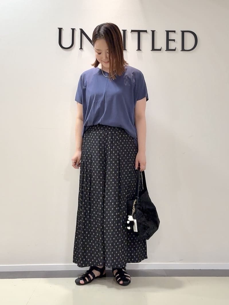 YUIさんの「UNTITLED｜【接触冷感/洗える】Vネックコットンプルオーバー」を使ったコーディネート