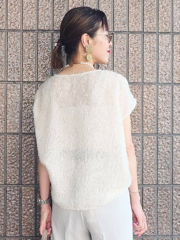 MUTSUKOさんの「UNTITLED｜【セットアップ可/洗える】フェザーフレンチスリーブブラウス」を使ったコーディネート