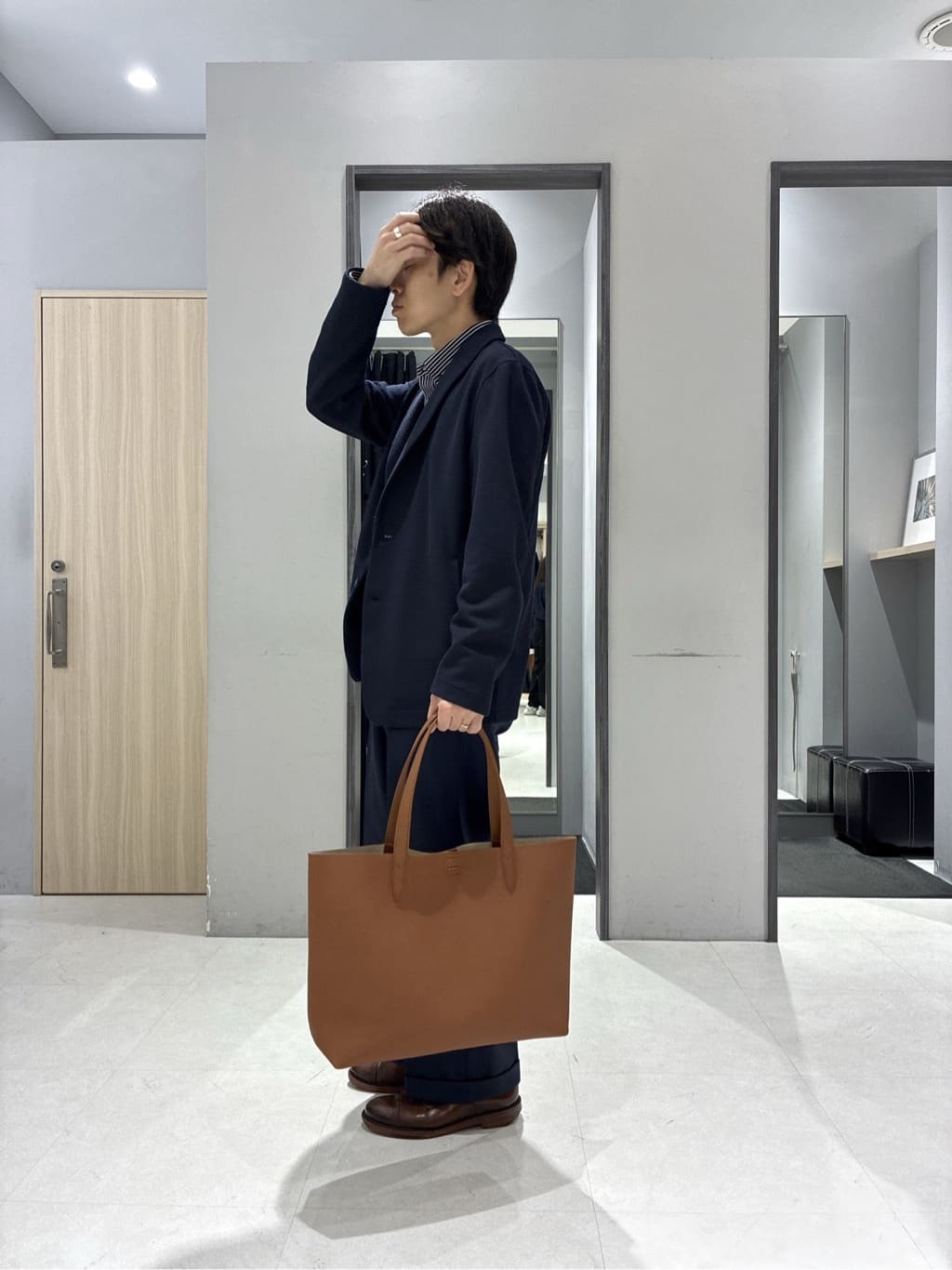 わいずみさんの「TAKEO KIKUCHI｜【尾州織】ショールカラー カーディガン」を使ったコーディネート