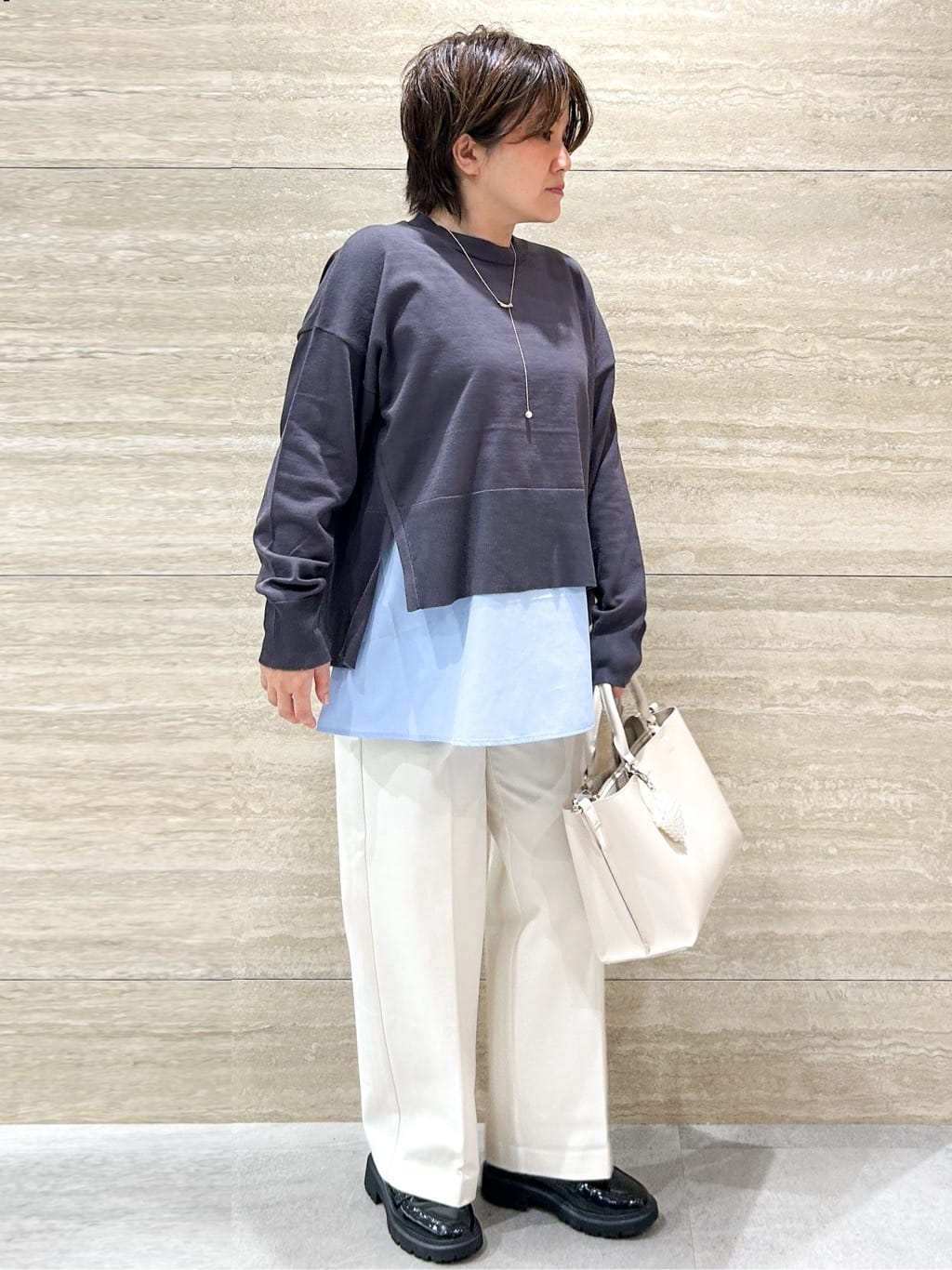 NAMIさんの「OPAQUE.CLIP｜《ツインセット》リラクシーサイドスリットニット&times;ドッキングタンク【洗濯機洗い可】」を使ったコーディネート