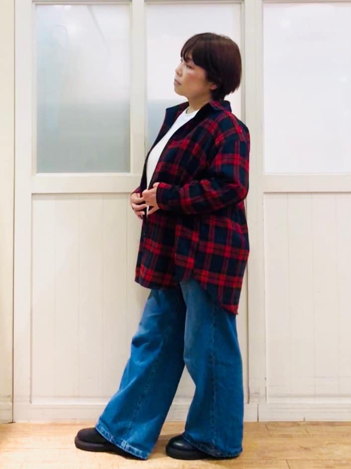 YYYさんの「SHOO･LA･RUE｜グラフィックアソート BIGロンT」を使ったコーディネート