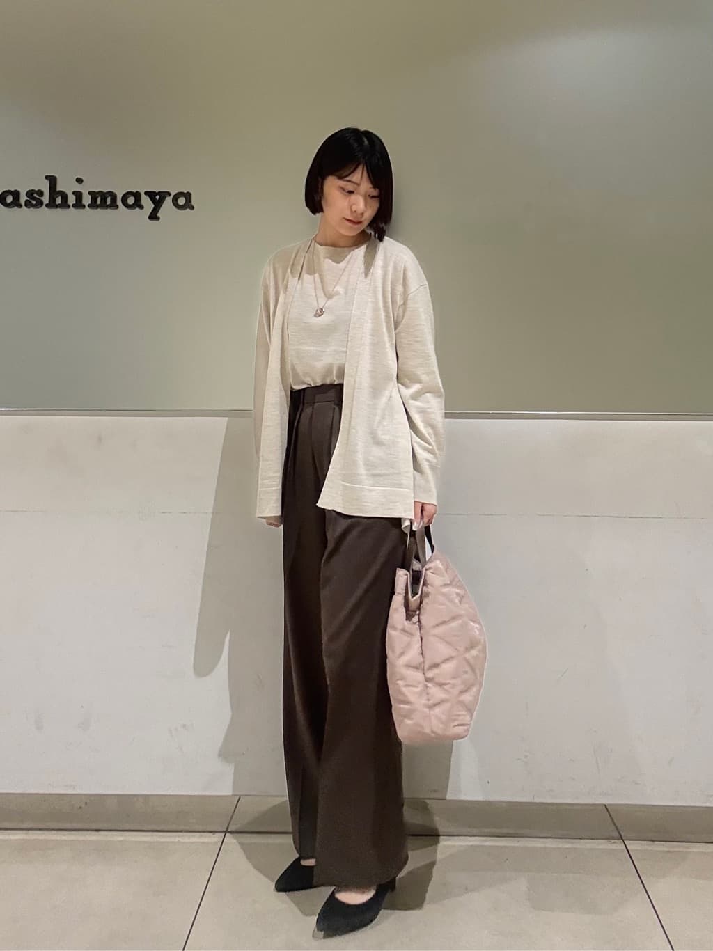 Itoさんの「UNTITLED｜【洗える/はっ水/後ろウエストゴム】ストレッチ2タックワイドパンツ」を使ったコーディネート