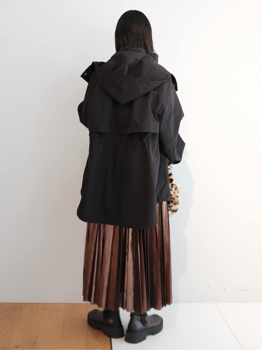 Kishimotoさんの「DRESSTERIOR｜アルパカブレンドVネックニット」を使ったコーディネート