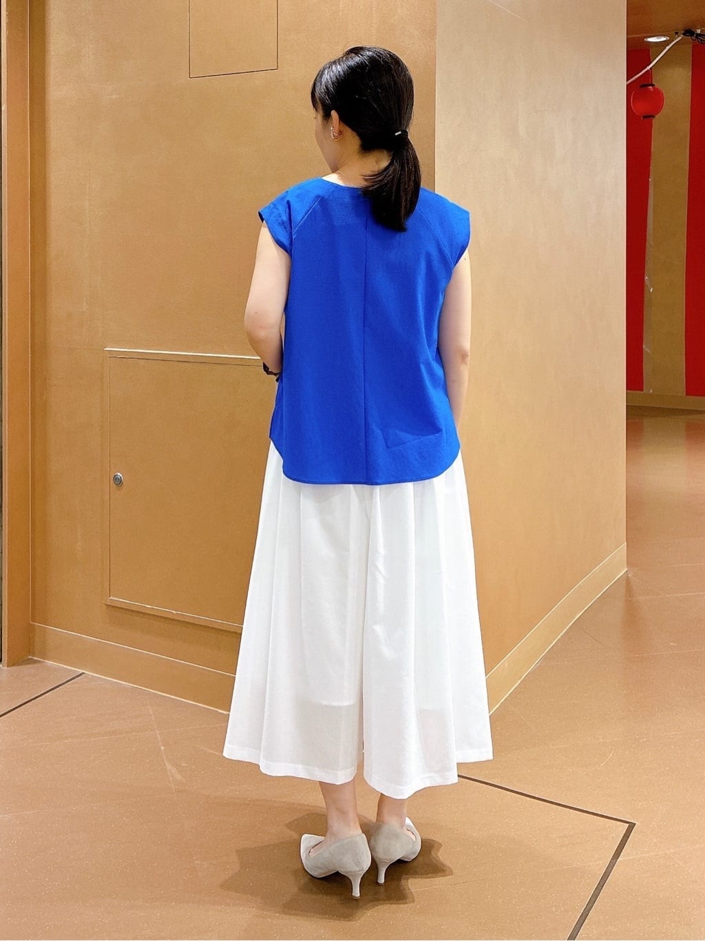 hattoriさんの「INDIVI｜【クールエアー素材／UVケア／吸汗速乾】エアリータックブラウス」を使ったコーディネート