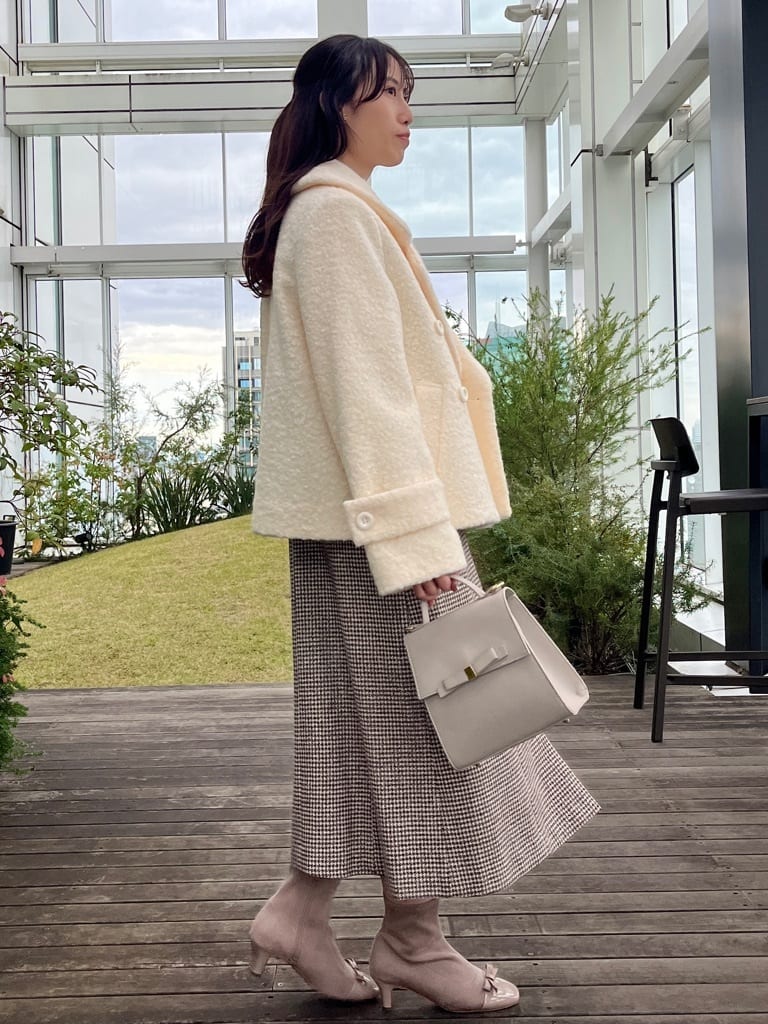はばさんの「Couture brooch｜【多機能・フェミニン】パール調リブニット」を使ったコーディネート