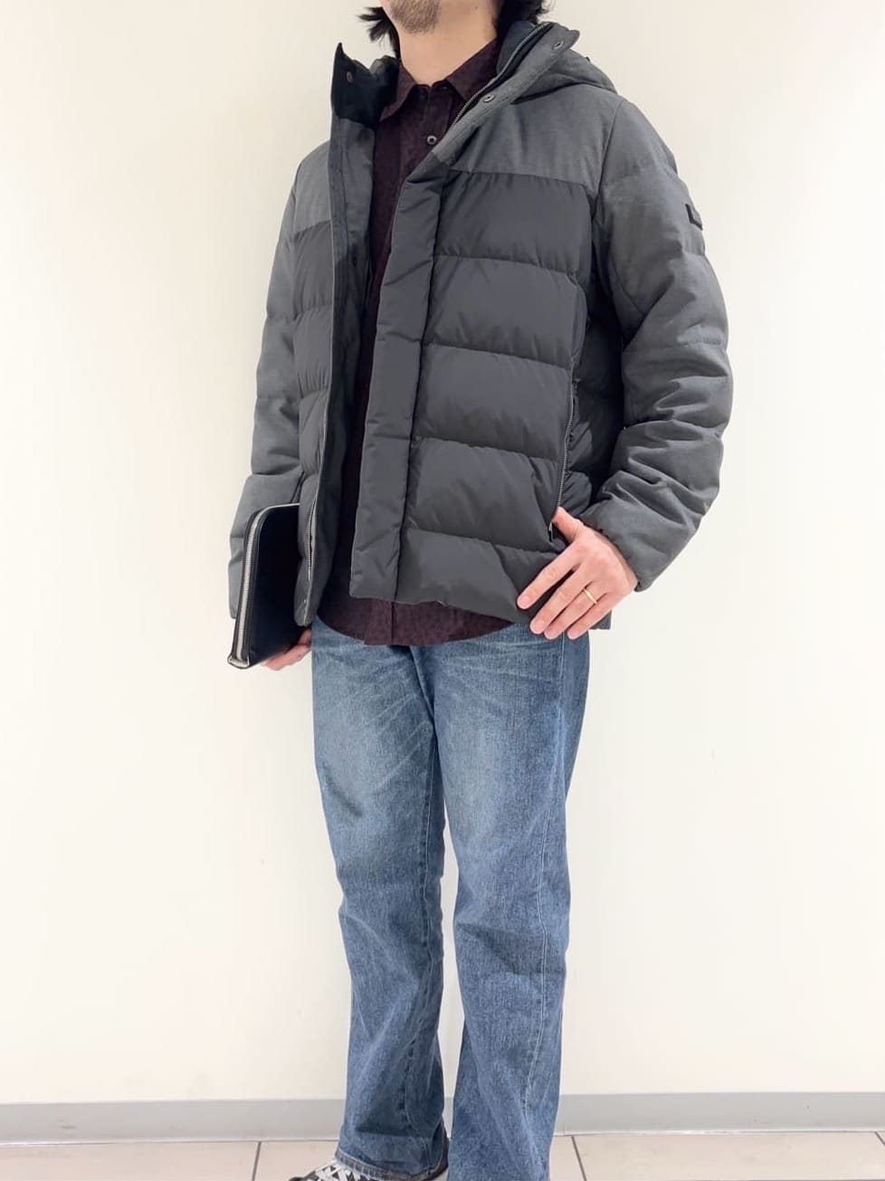 及川さんの「TAKEO KIKUCHI｜カラーコンビ ダウンブルゾン」を使ったコーディネート