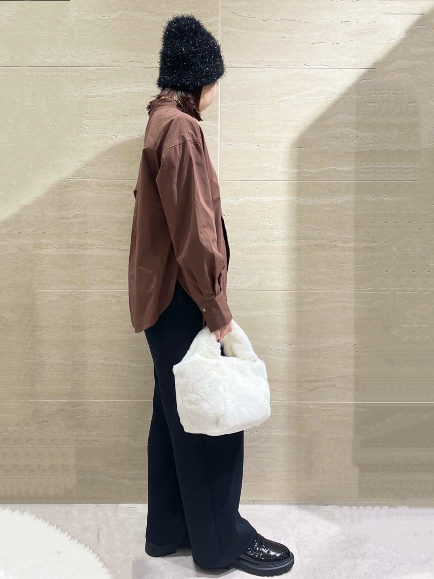 Natsukiさんの「OPAQUE.CLIP｜ポケット刺繍レギュラーカラーシャツ【洗濯機OK】」を使ったコーディネート