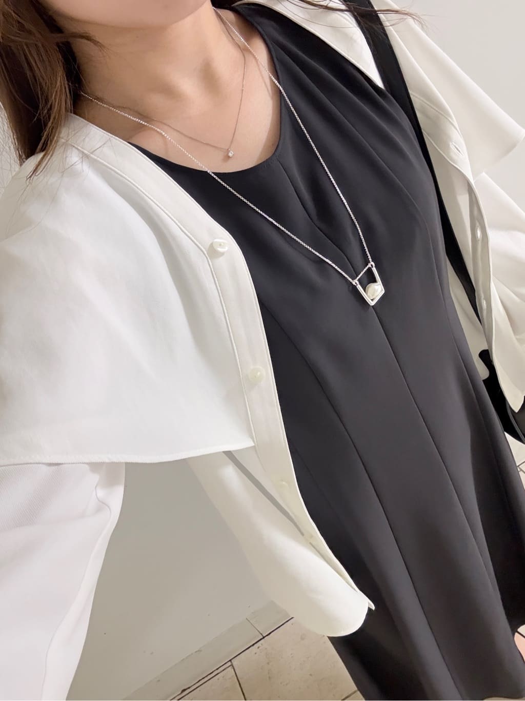 kahoさんの「INDIVI｜【羽織りとしても活躍！】ケープカラーブラウス」を使ったコーディネート