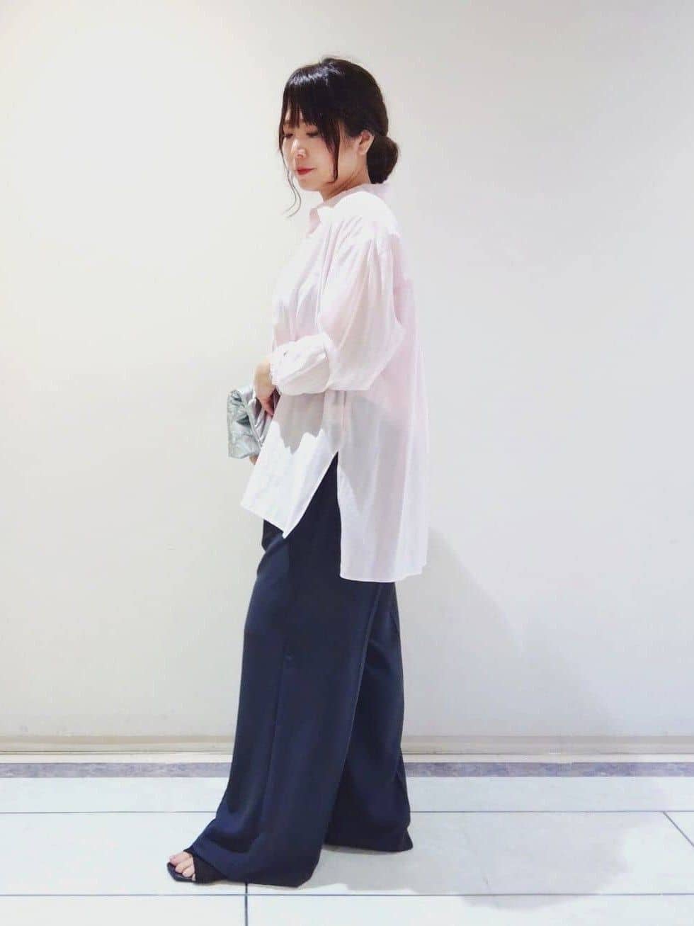 TOMOMIさんの「INDIVI｜【着心地◎！】タックワイドパンツ」を使ったコーディネート