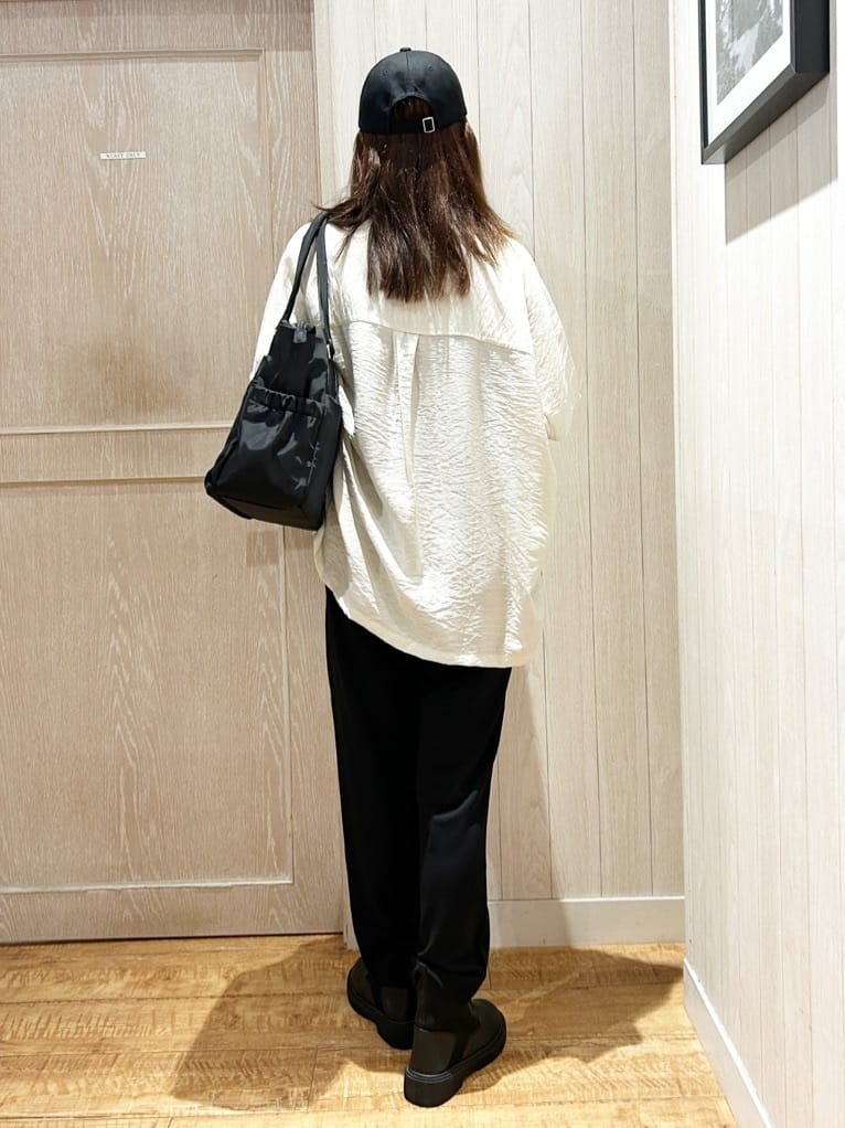yukaさんの「SHOO･LA･RUE｜【洗える/S-LL/5分袖】1枚でも羽織としても。さらさらドレープシャツ」を使ったコーディネート