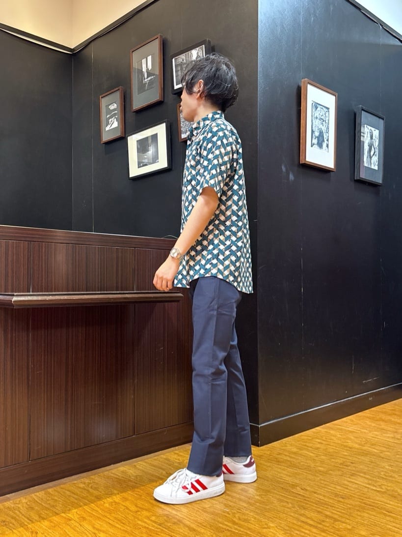 KEIさんの「TAKEO KIKUCHI｜【3D ナイロン ストレッチ】ジップアップ フードブルゾン」を使ったコーディネート