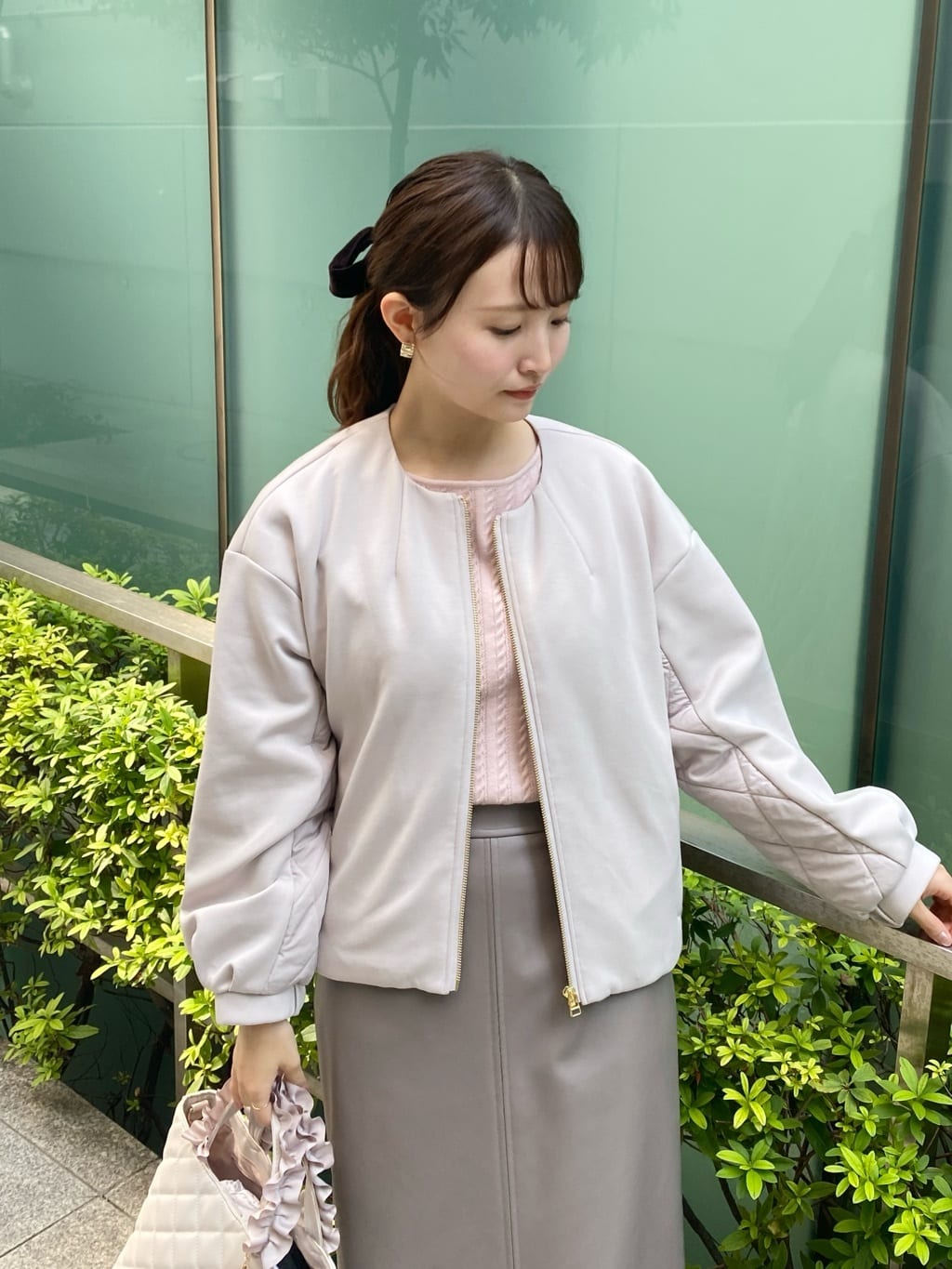 みさかさんの「index｜レザー調ストレッチAラインロングスカート【洗える】」を使ったコーディネート