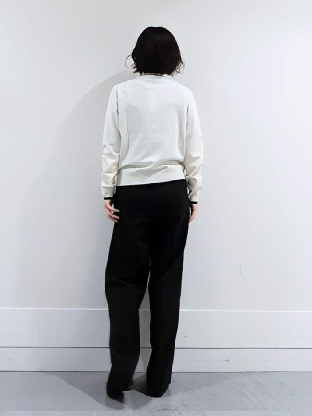ミズタさんの「UNTITLED｜【アンサンブル可/薄手】ベーシッククルーネックカーディガン」を使ったコーディネート