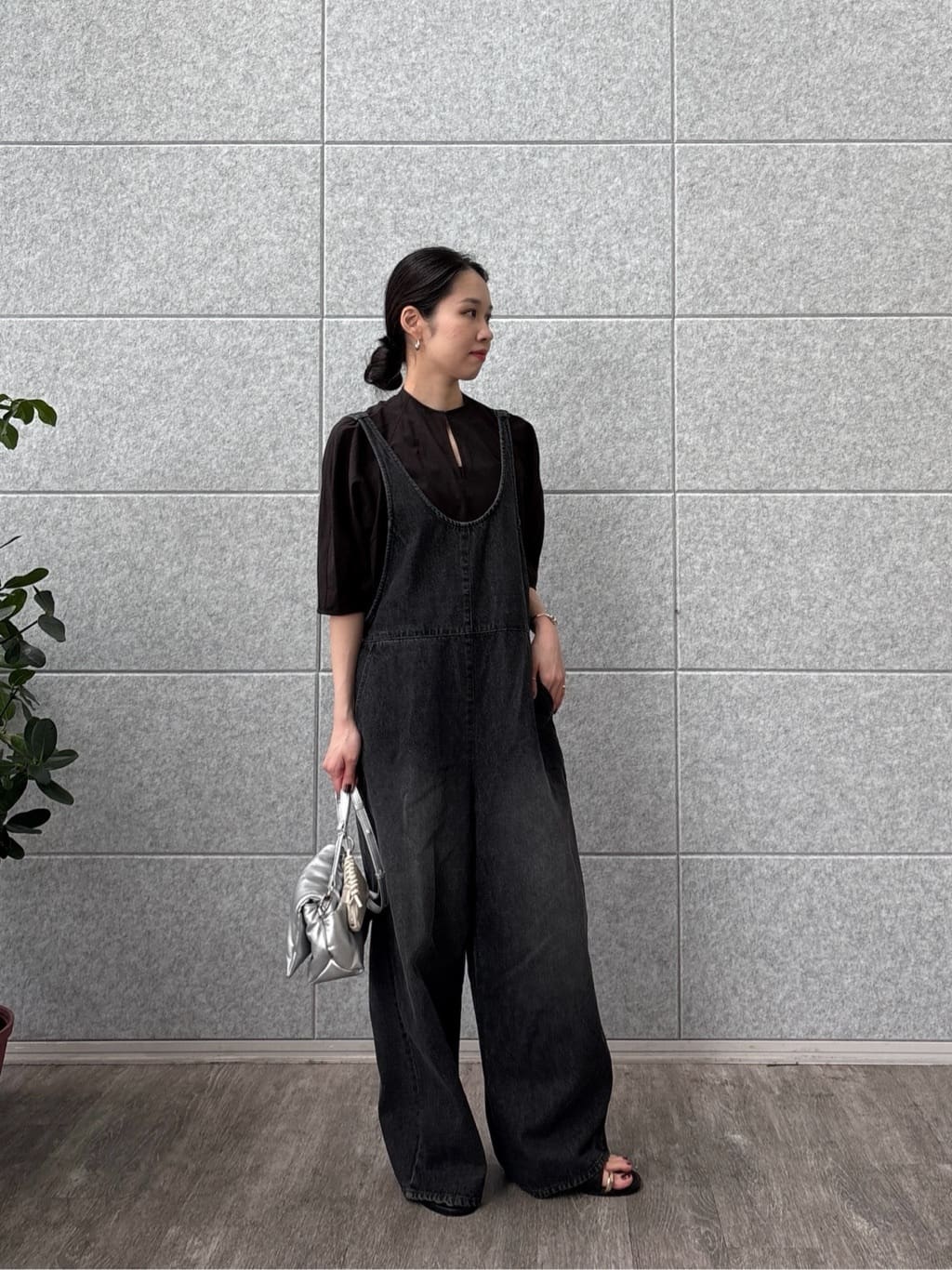 ひなさんの「INDIVI｜ボトルネックブラウス」を使ったコーディネート