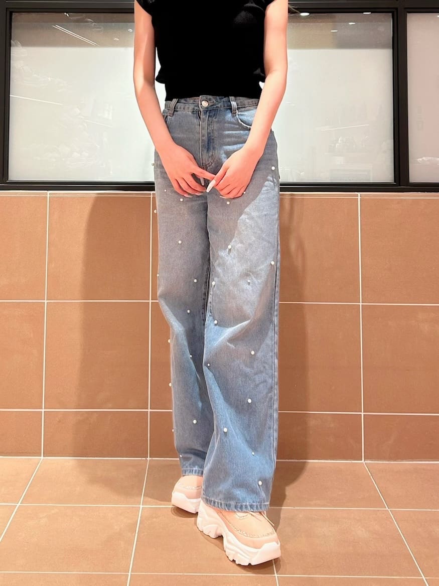 Arisaさんの「ESPERANZA｜ベルベットラメスニーカー」を使ったコーディネート