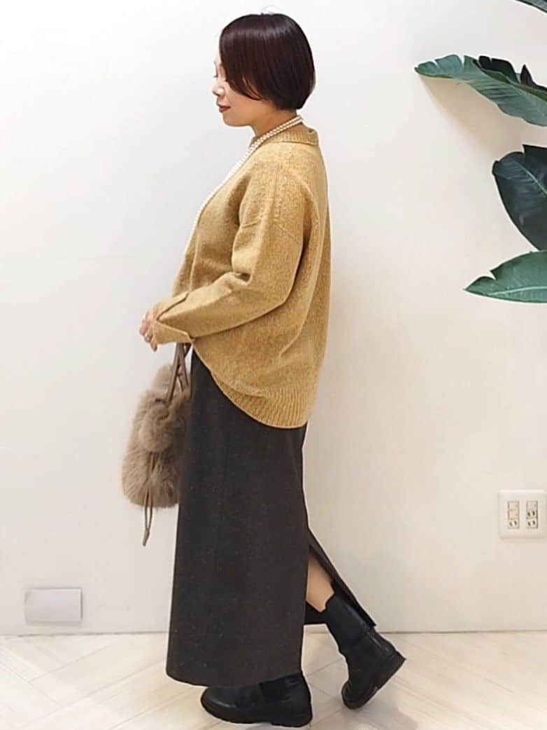 s u g iさんの「UNTITLED｜【ゆったり】三つ杢カラーニット」を使ったコーディネート