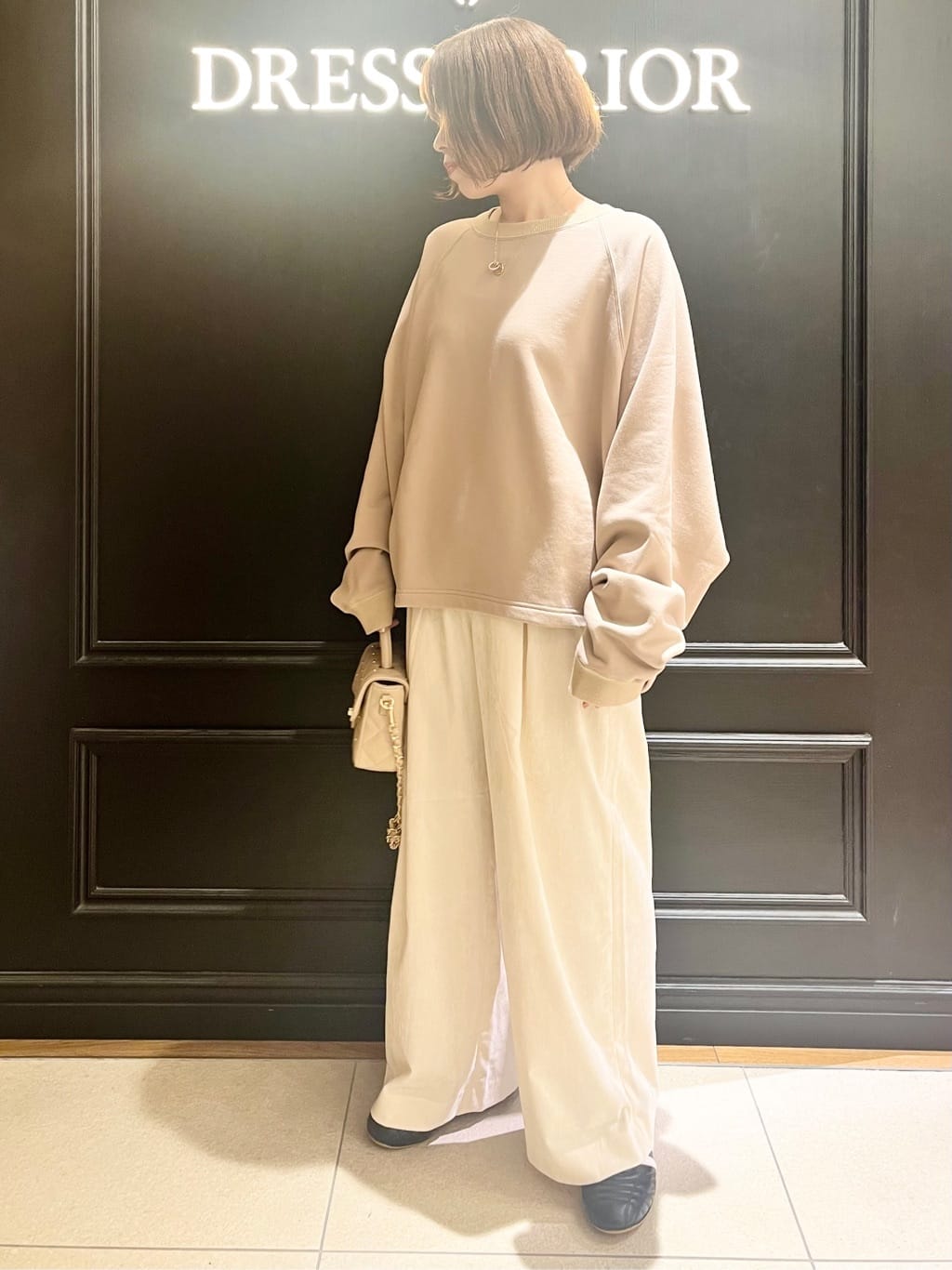 yahataさんの「DRESSTERIOR｜ソフト別珍イージーパンツ」を使ったコーディネート