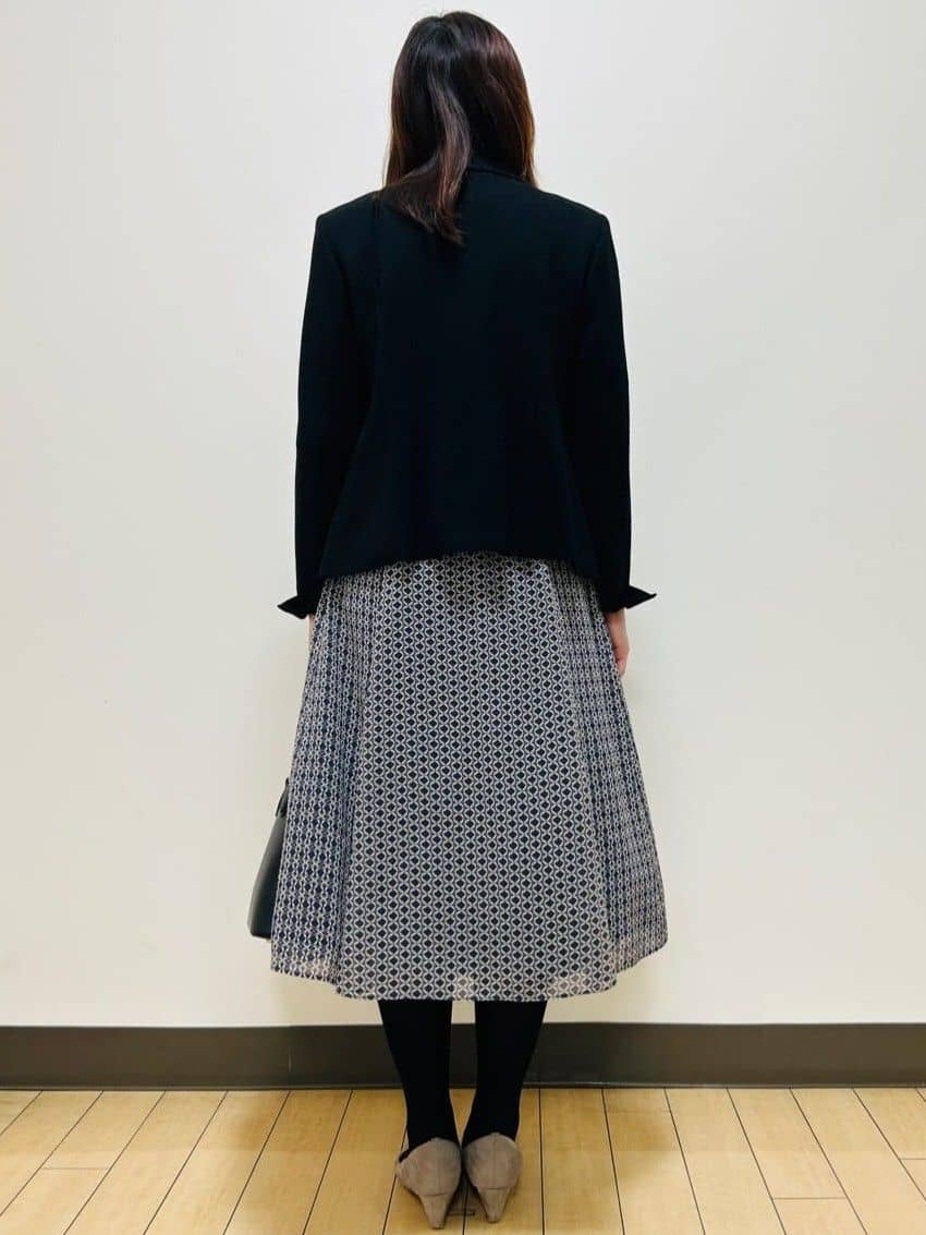 miiiさんの「Reflect｜【秋映え／単品使い◎／すっきり見え】ブローチ付きニットアンサンブル」を使ったコーディネート