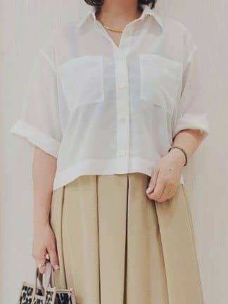 naokoさんの「UNTITLED｜【前開き/洗える】ショート丈シアーシャツ」を使ったコーディネート