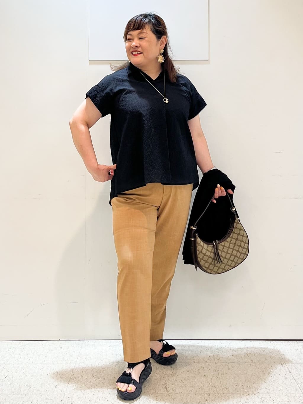 kimmyさんの「Reflect｜【二の腕さりげなくカバー】シャツ衿オフボディブラウス」を使ったコーディネート