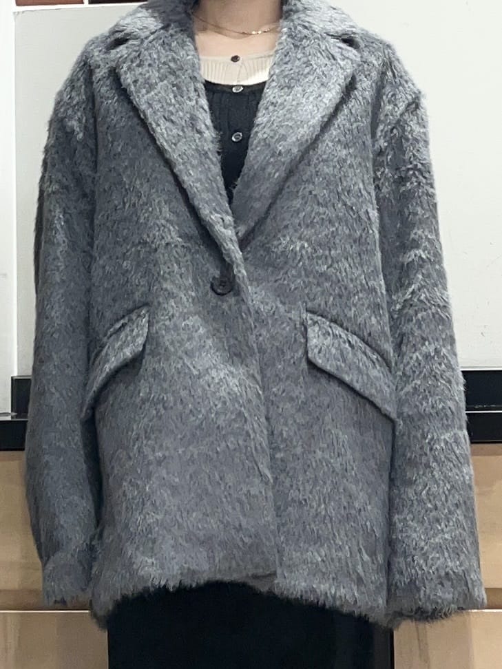 かのさんの「THE SHOP TK｜纏うだけで大人上品 シャギーチェスターハーフコート」を使ったコーディネート