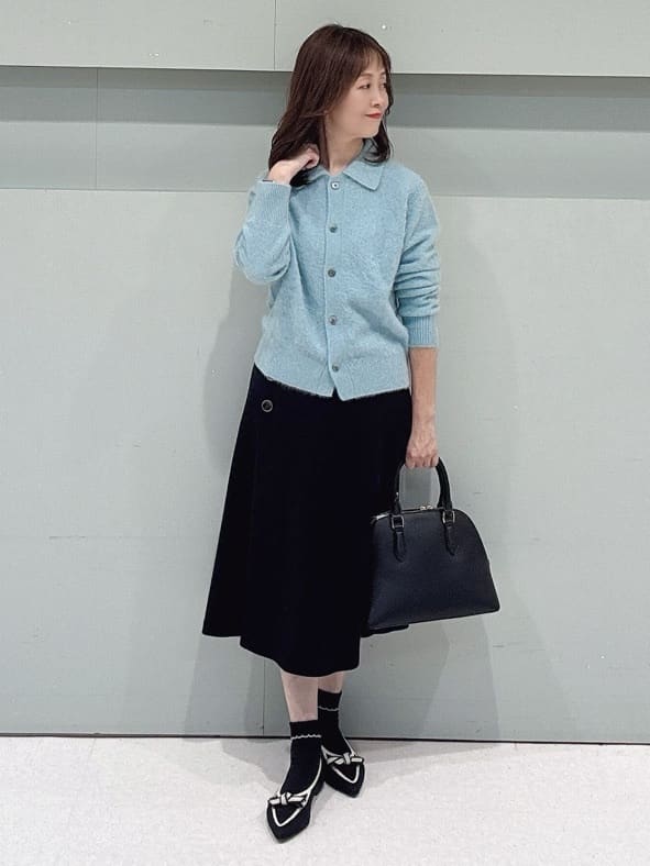 makiさんの「UNTITLED｜【ふわふわニット/オンオフ使える】フォックスカシミヤ衿付きカーディガン」を使ったコーディネート
