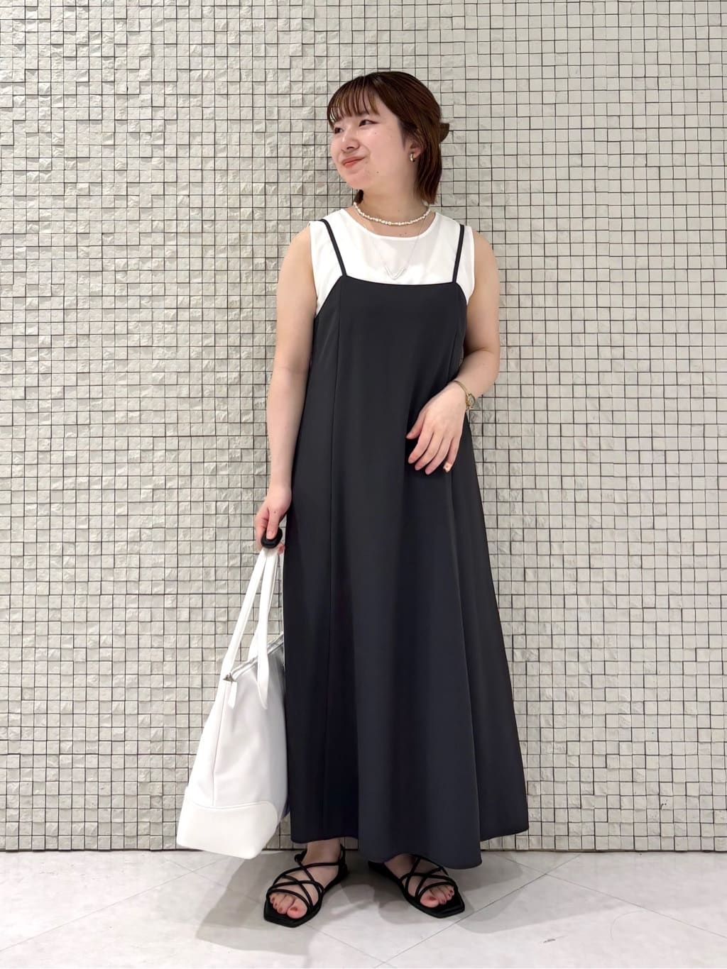 sakuさんの「INDIVI｜【UVケア】エアリージョーゼット キャミワンピース」を使ったコーディネート