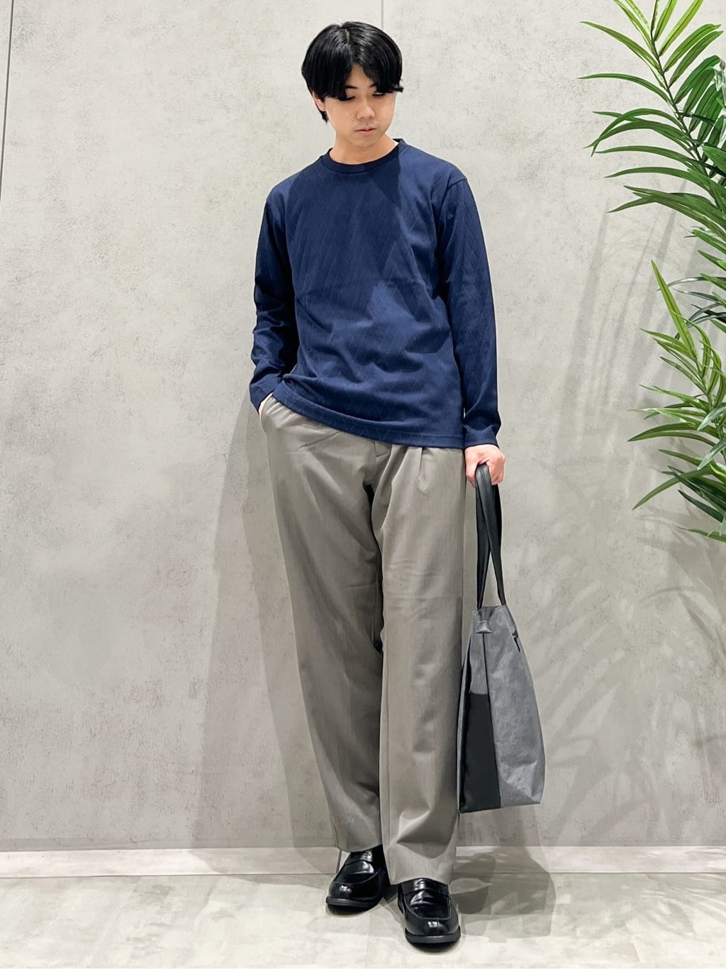 SHI-MAさんの「THE SHOP TK｜リンクスジオメトリック長袖Tシャツ【サスティナブル素材使用/洗濯機OK】」を使ったコーディネート