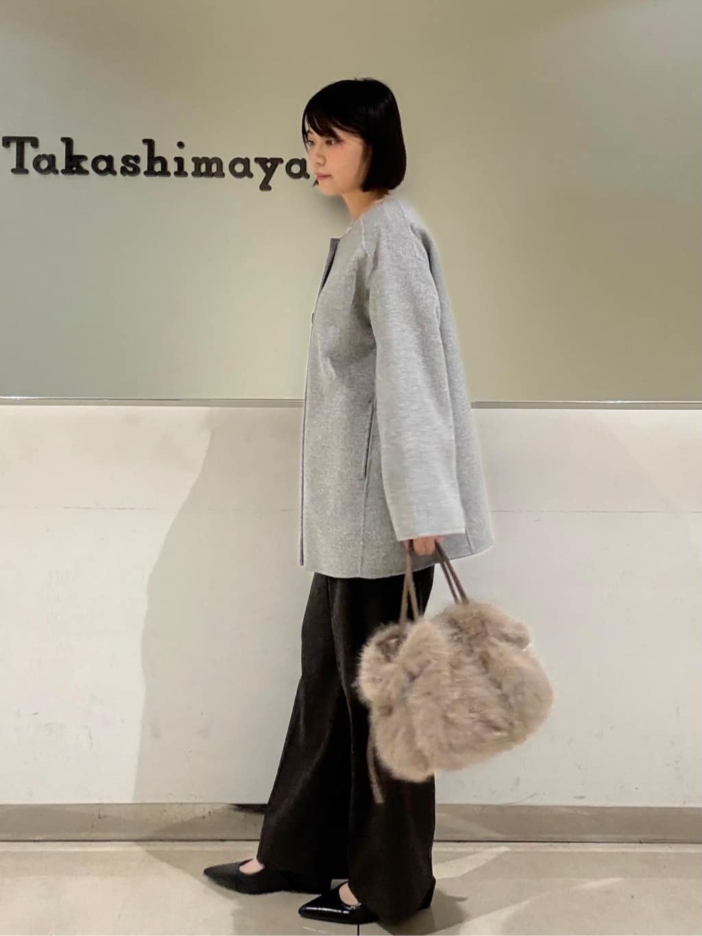 Itoさんの「UNTITLED｜【ワイド/後ろゴム/シーズンレス】シルクネップツイードパンツ」を使ったコーディネート